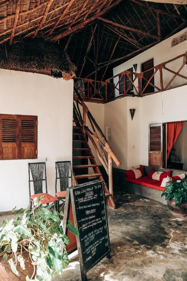 Raha Lodge Zanzibar Boutique Hotel ジャンビアニ エクステリア 写真