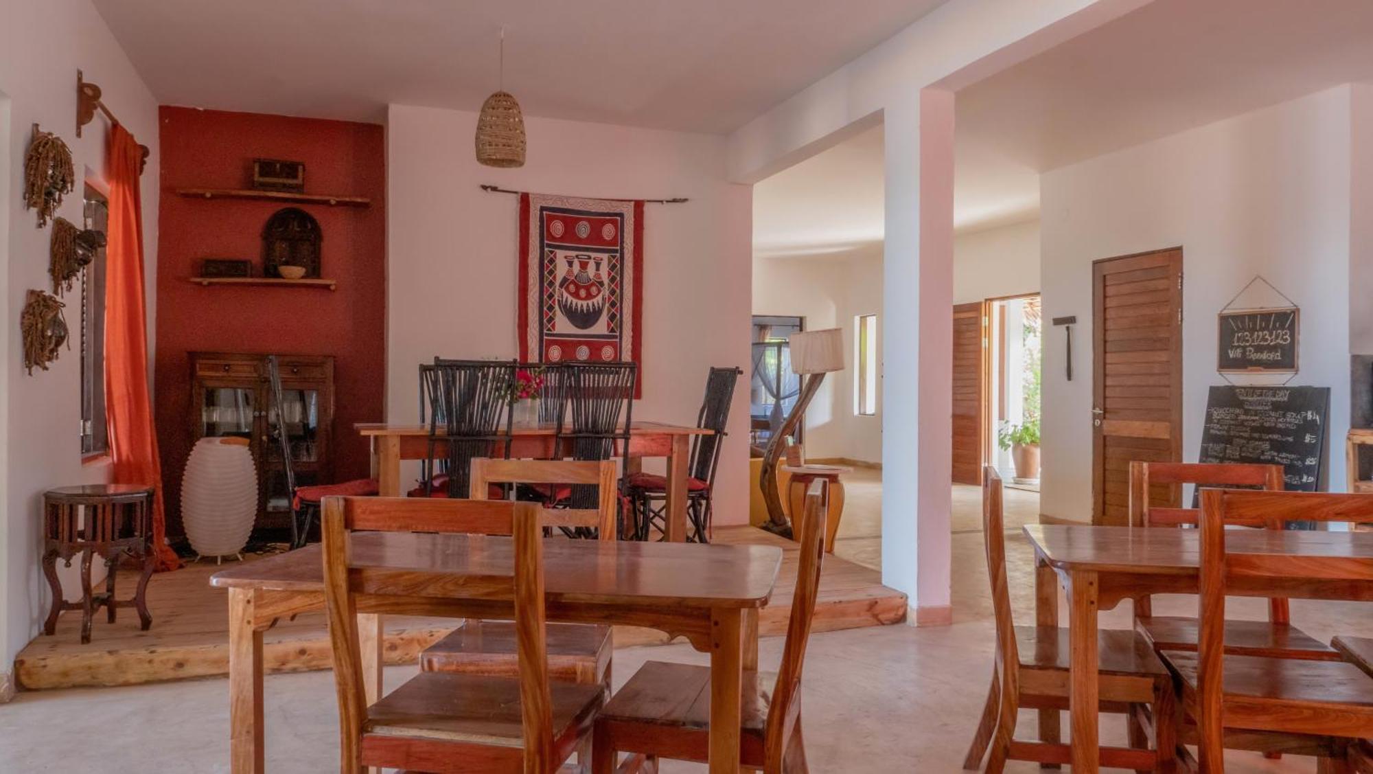 Raha Lodge Zanzibar Boutique Hotel ジャンビアニ エクステリア 写真