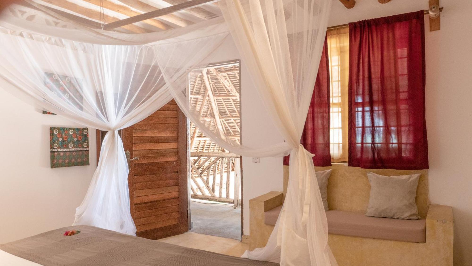 Raha Lodge Zanzibar Boutique Hotel ジャンビアニ エクステリア 写真
