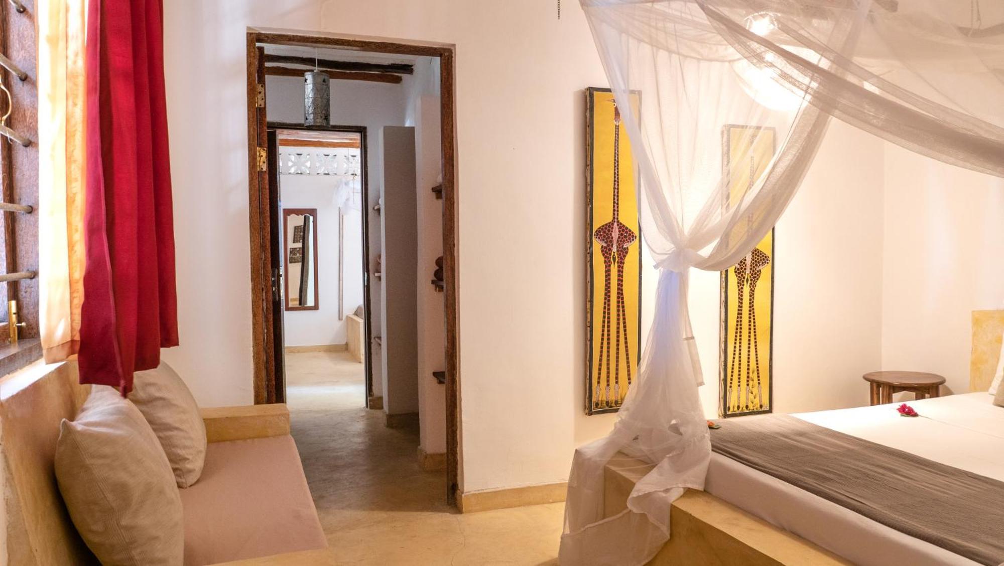 Raha Lodge Zanzibar Boutique Hotel ジャンビアニ エクステリア 写真