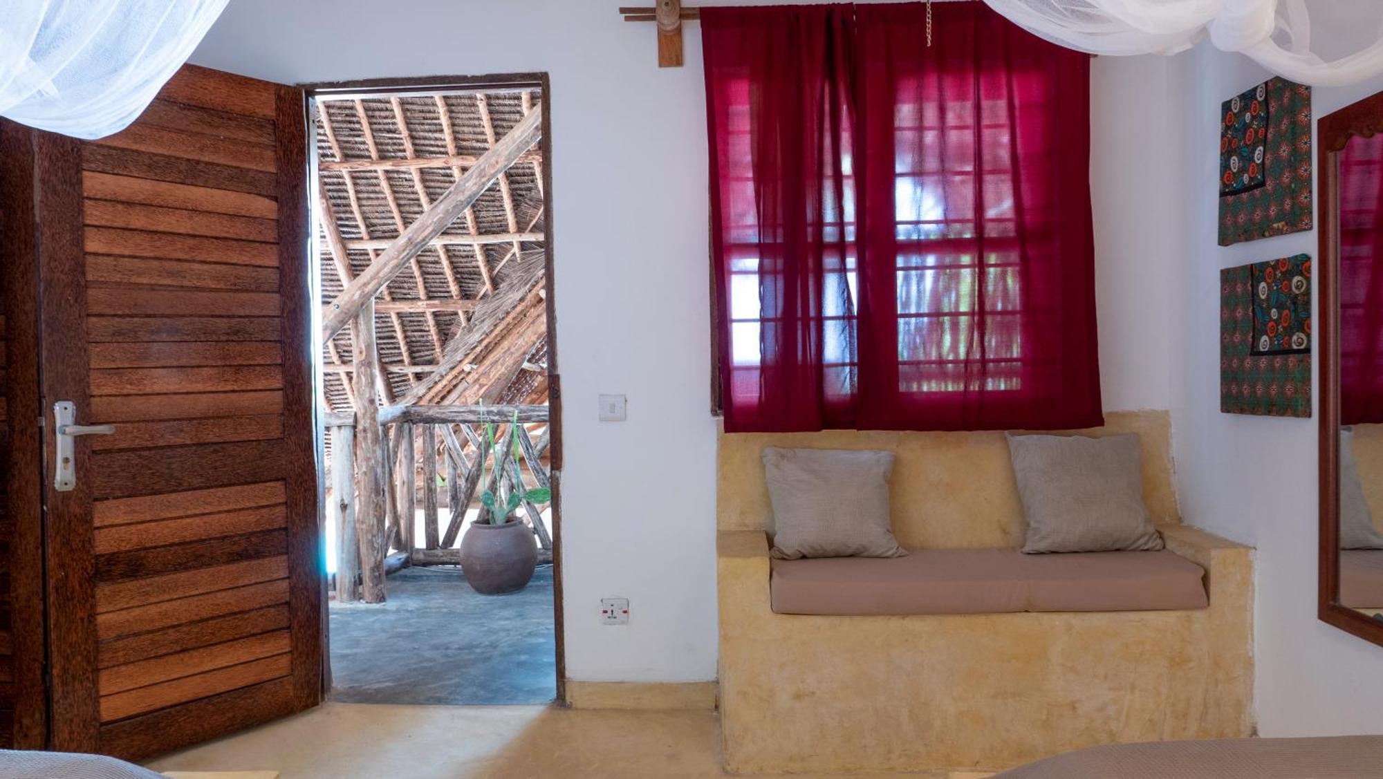 Raha Lodge Zanzibar Boutique Hotel ジャンビアニ エクステリア 写真