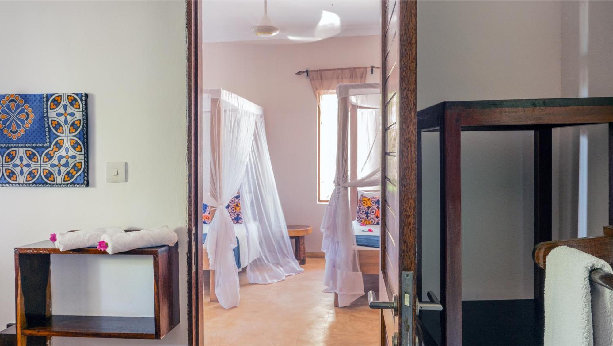 Raha Lodge Zanzibar Boutique Hotel ジャンビアニ エクステリア 写真