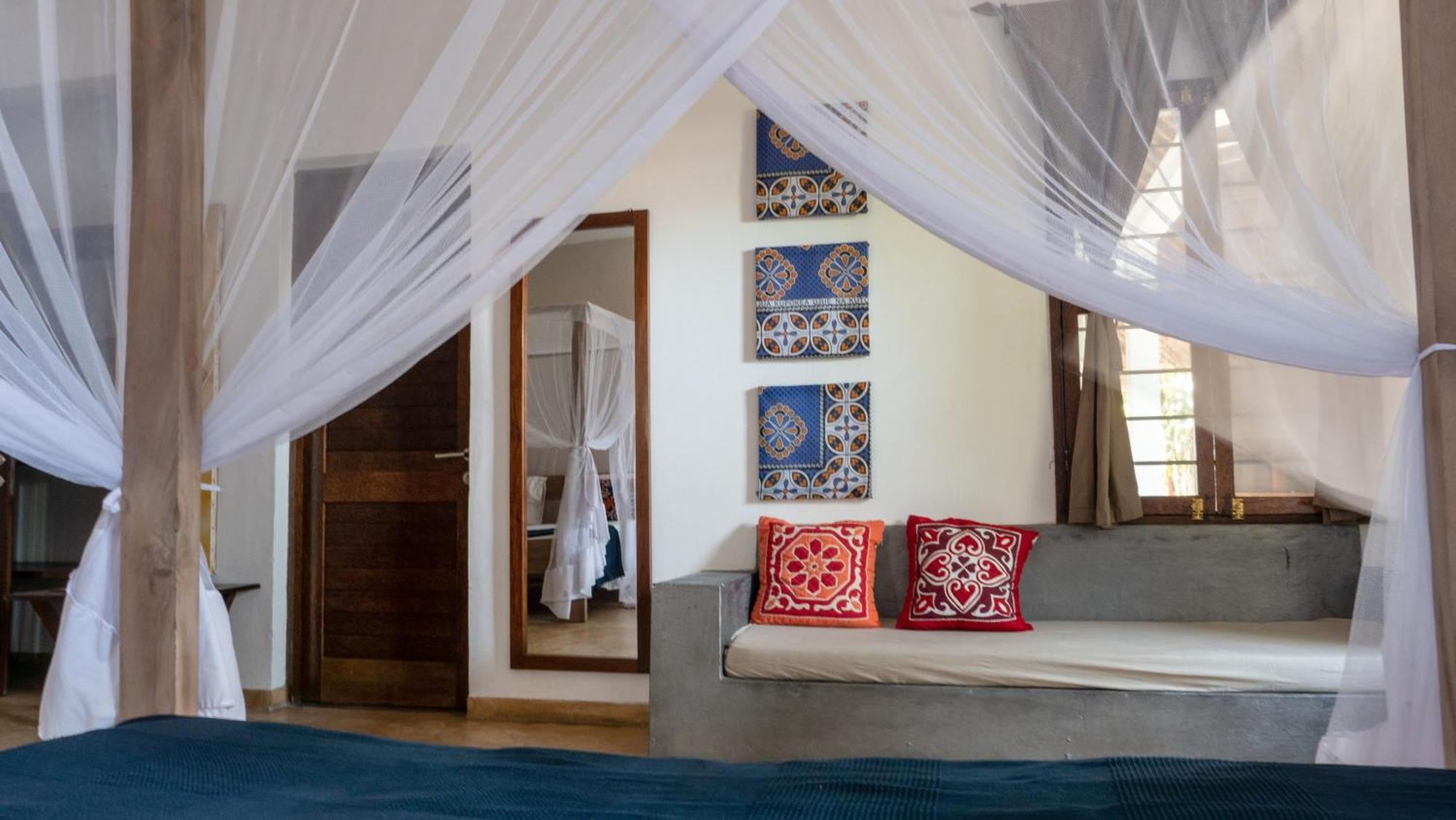 Raha Lodge Zanzibar Boutique Hotel ジャンビアニ エクステリア 写真