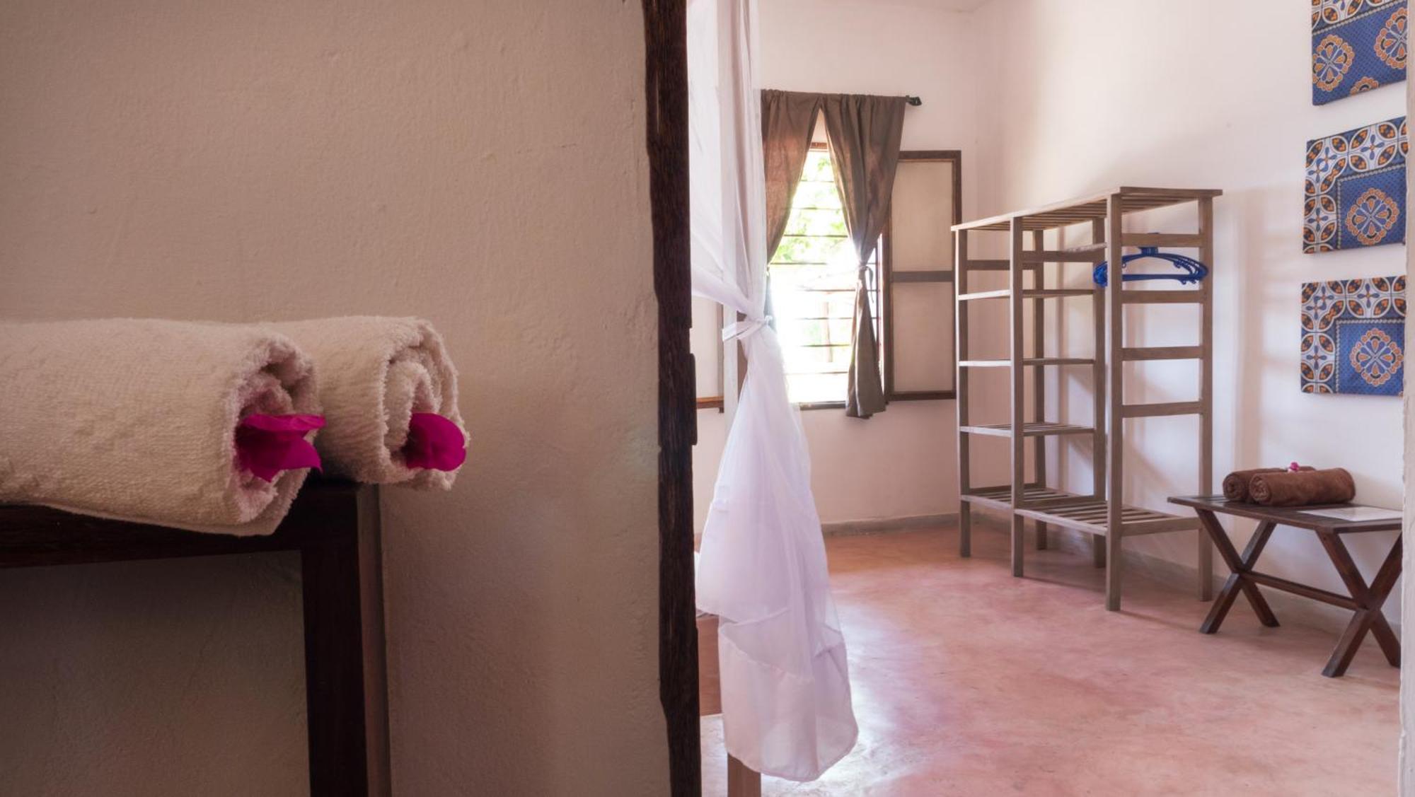 Raha Lodge Zanzibar Boutique Hotel ジャンビアニ エクステリア 写真