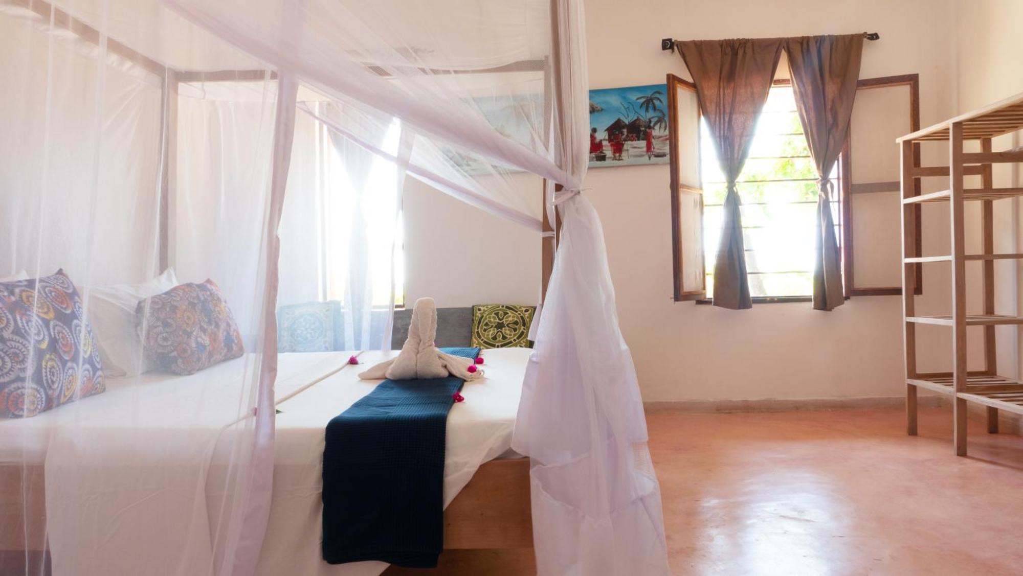 Raha Lodge Zanzibar Boutique Hotel ジャンビアニ エクステリア 写真