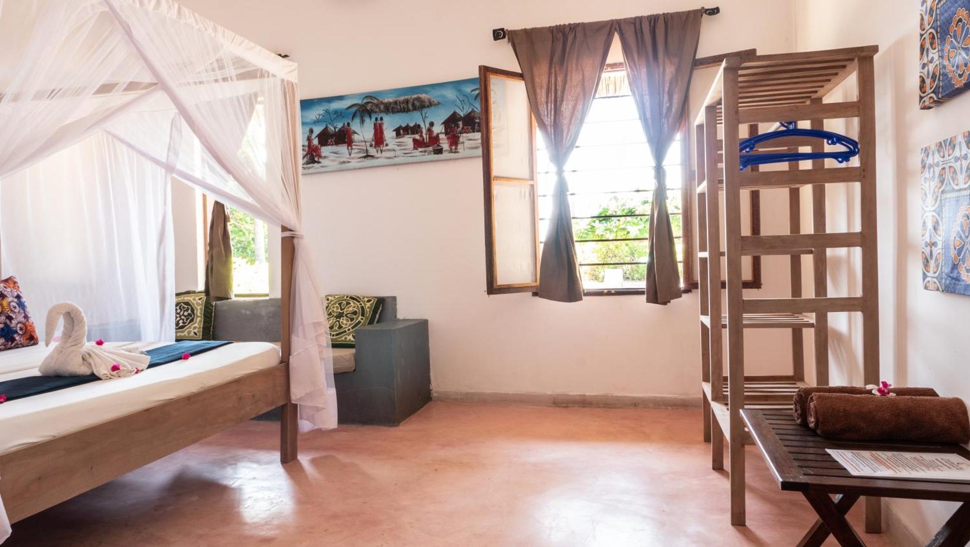 Raha Lodge Zanzibar Boutique Hotel ジャンビアニ エクステリア 写真