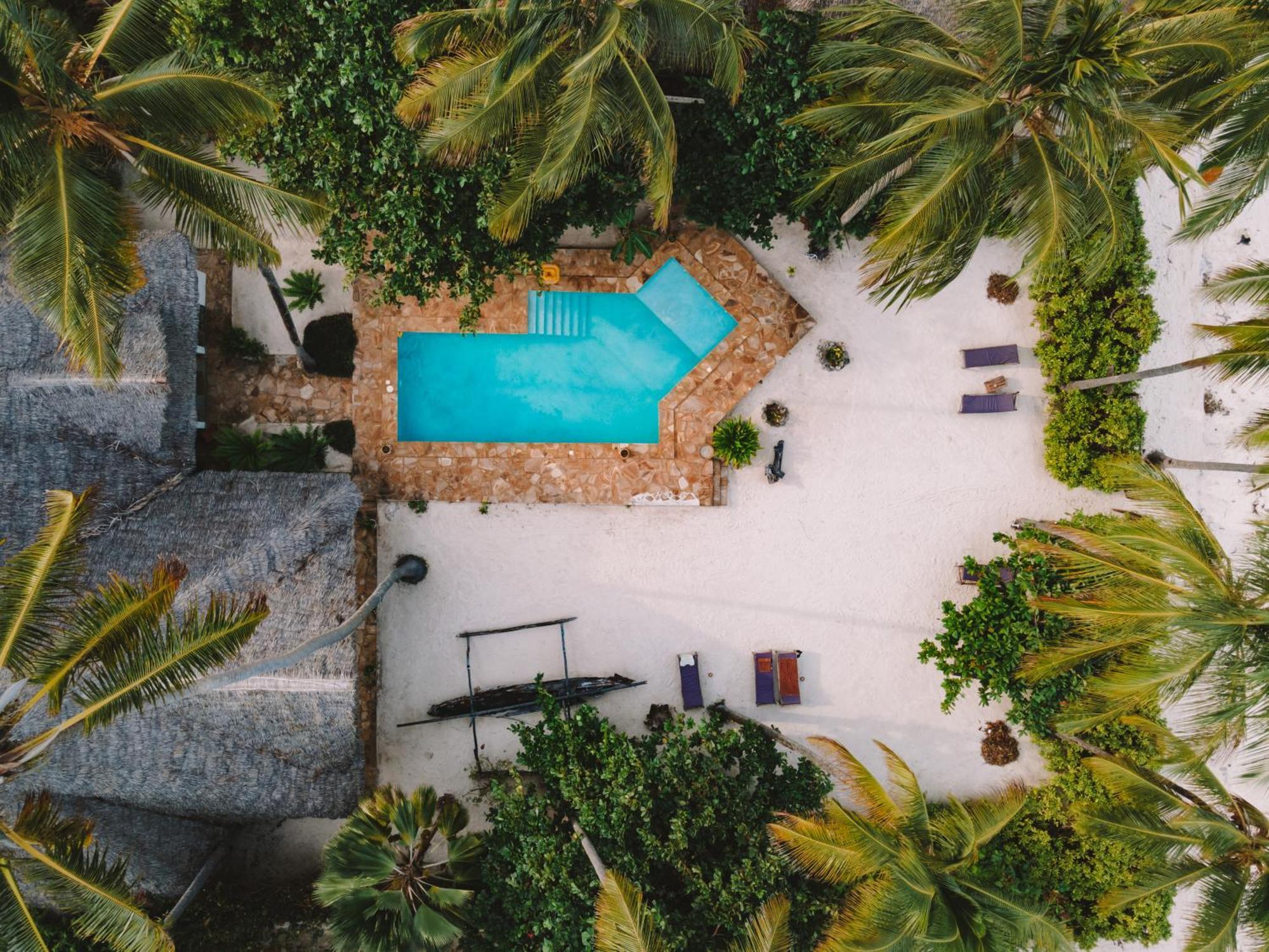 Raha Lodge Zanzibar Boutique Hotel ジャンビアニ エクステリア 写真